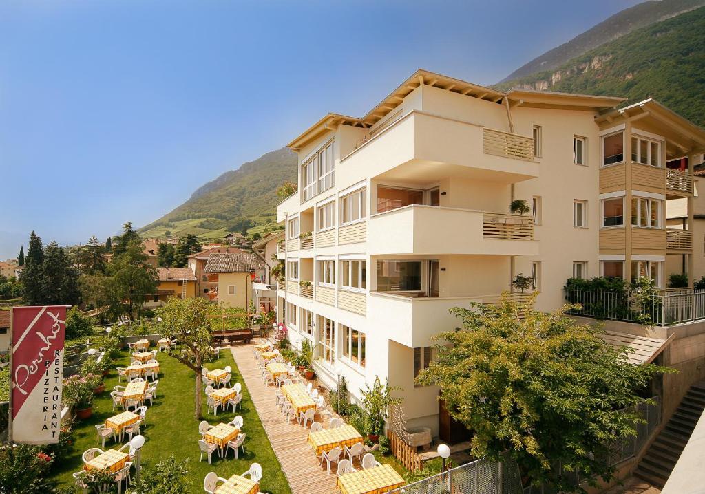 Hotel Residence Pernhof Termeno Quarto foto
